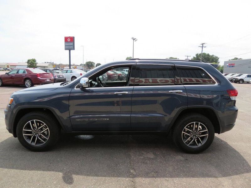 Used 2020 Jeep Grand Cherokee Limited 4x4 4dr SUVImage 5