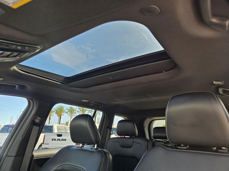 Used 2025 Jeep Grand Cherokee Altitude X 4x2