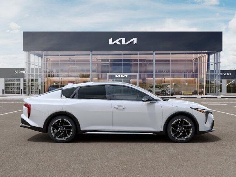 New 2027 Kia K4 GT-LineImage 8