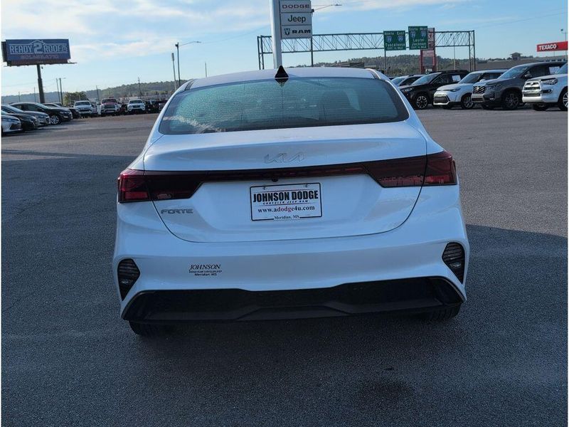 Used 2024 Kia Forte LXSImage 4