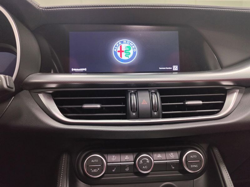 2024 Alfa Romeo Stelvio Veloce Premium AWD w/Activ AsstImage 26