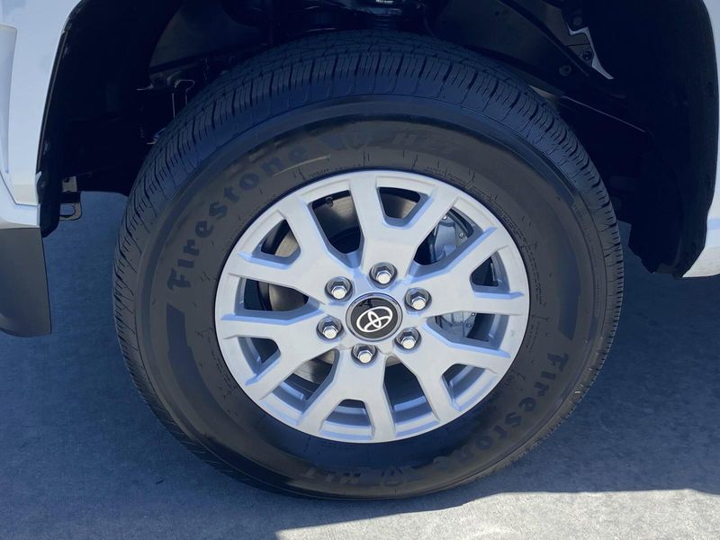 2025 Toyota Tacoma SR5Image 8