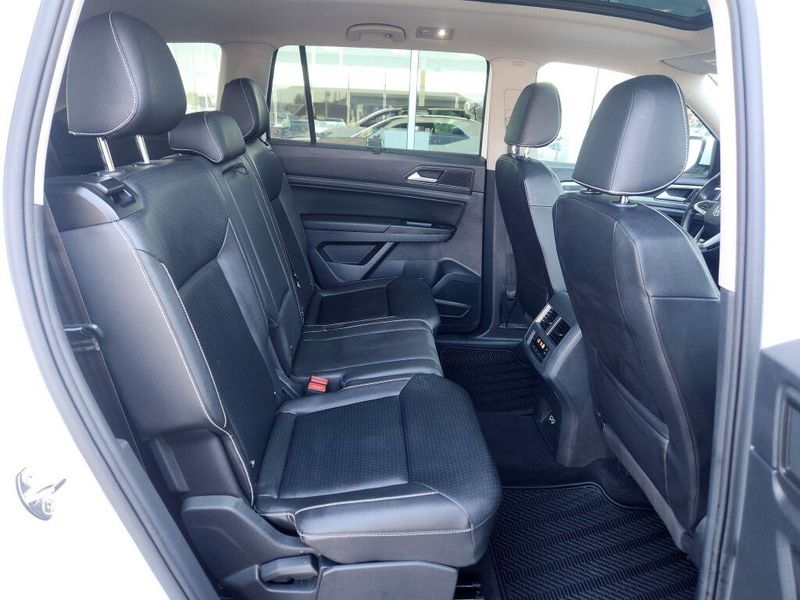 Used 2021 Volkswagen Atlas 3.6L V6 SE w/Technology R-Line