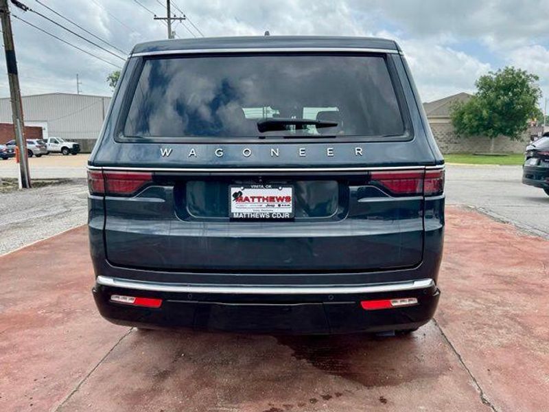 2023 Jeep Wagoneer BaseImage 6