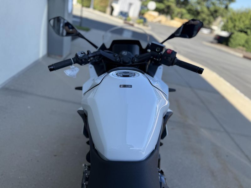 2026 Suzuki GSX 8RImage 7