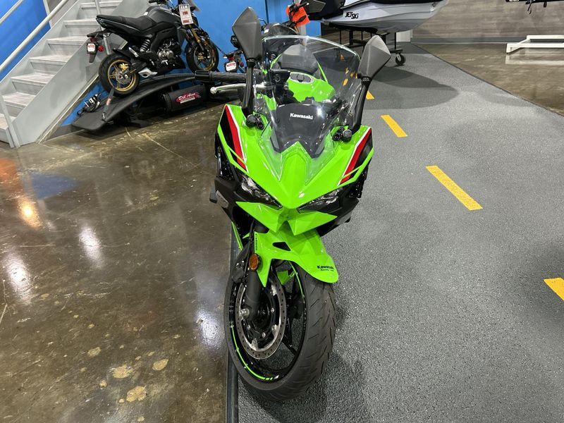 2024 Kawasaki NINJA 500 KRT EDITION SE ABS  in a LIME GREEN/EBONY exterior color. Del Amo Motorsports of Redondo Beach (424) 390-7811 delamomotorsports.com 
