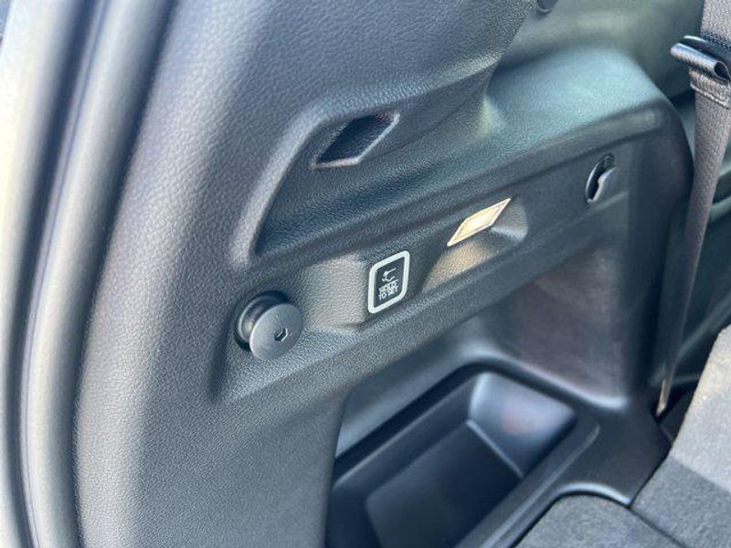 New 2025 Jeep Grand Cherokee L Limited 4x4Image 15