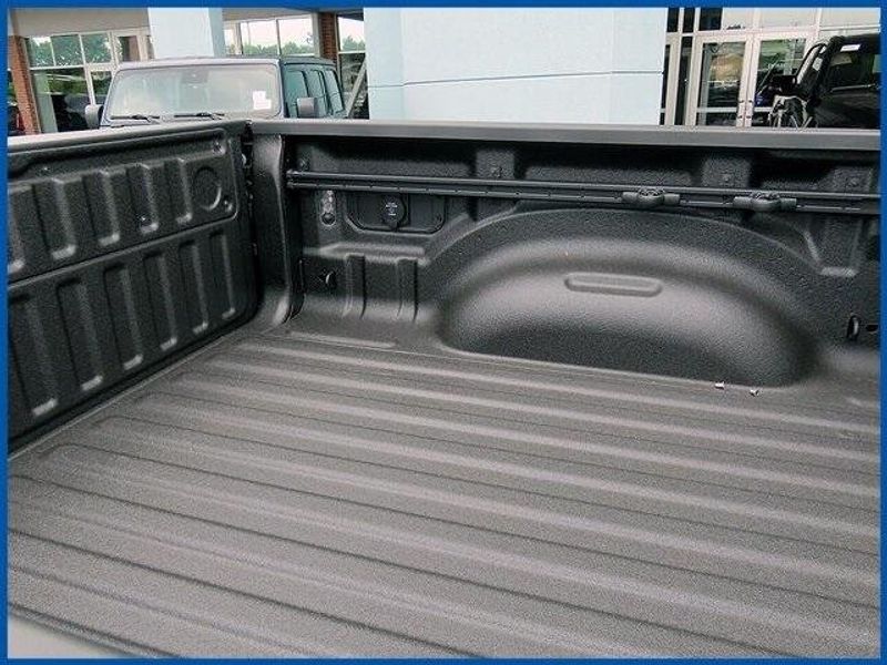 New 2026 RAM 1500 LaramieImage 8