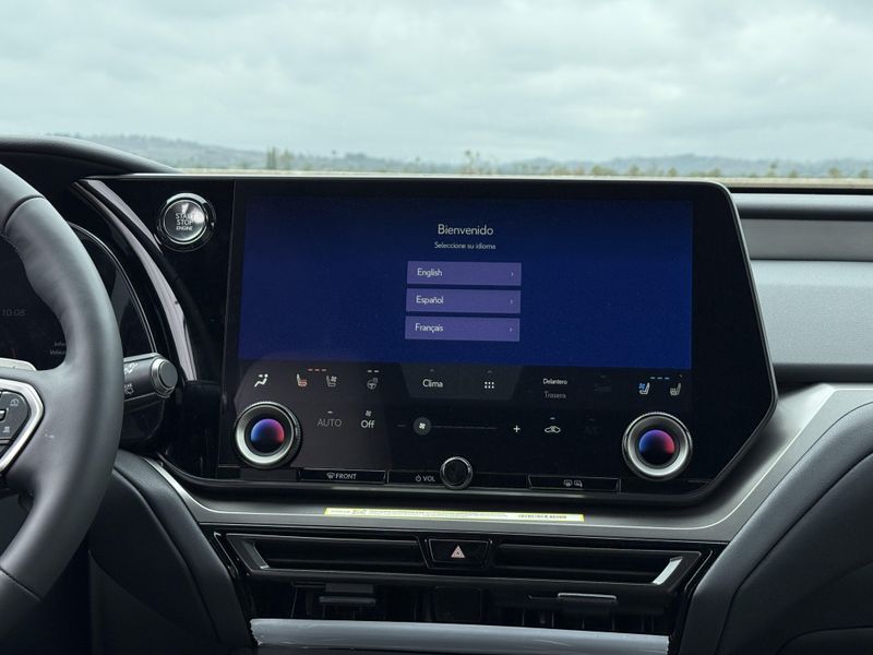 2025 Lexus TX Image 25