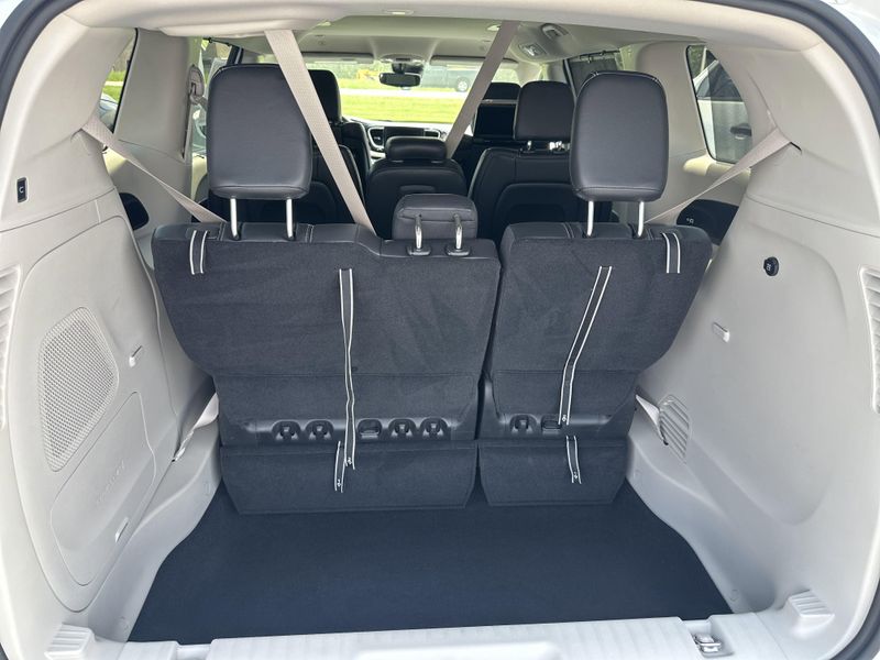 2022 Chrysler Pacifica Touring LImage 13