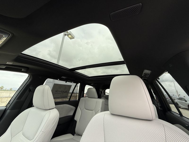 2025 Lexus TX Image 20