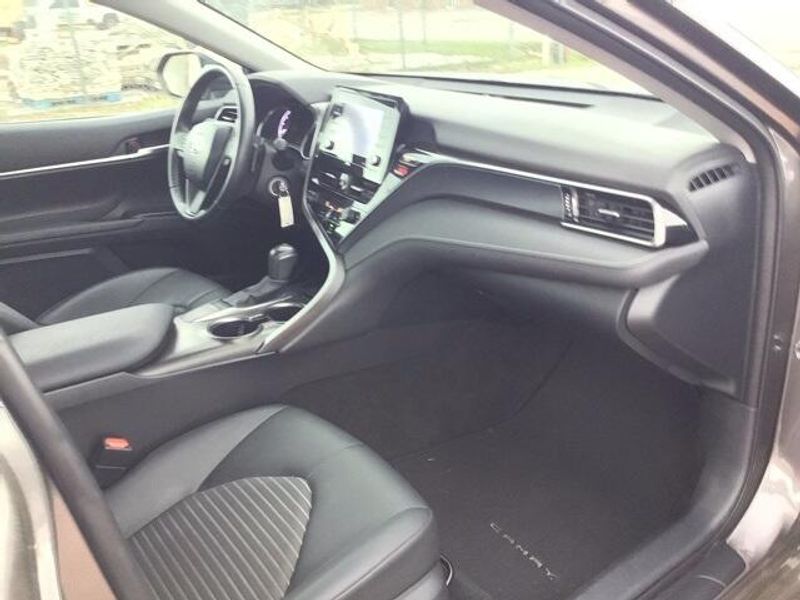 2024 Toyota Camry SEImage 16