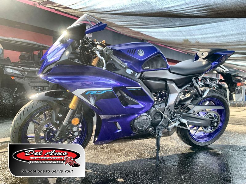 Used 2025 Yamaha YZF-R7 CA Image 1