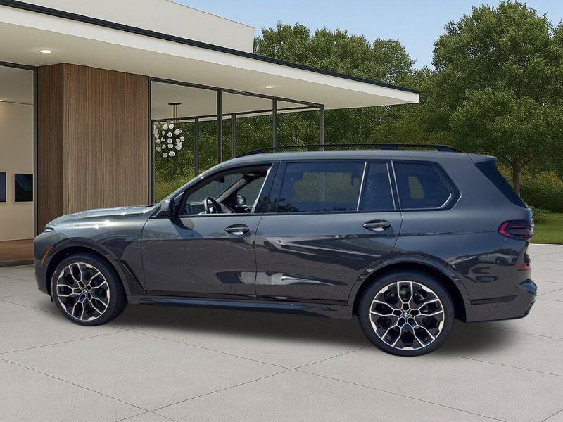 New 2027 BMW X7 xDrive40iImage 13