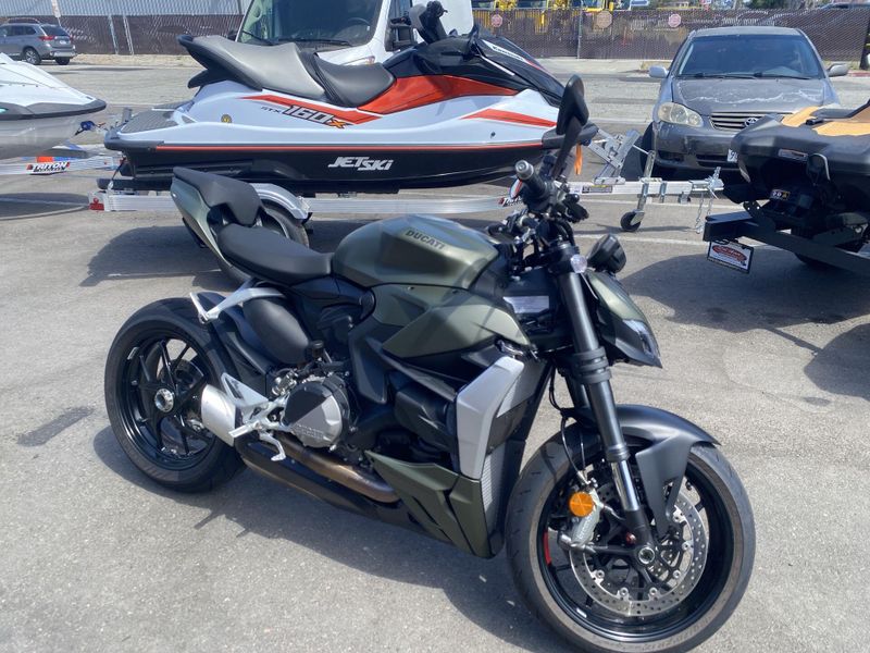 Used 2025 Ducati STREETFIGHTER V2 Image 18