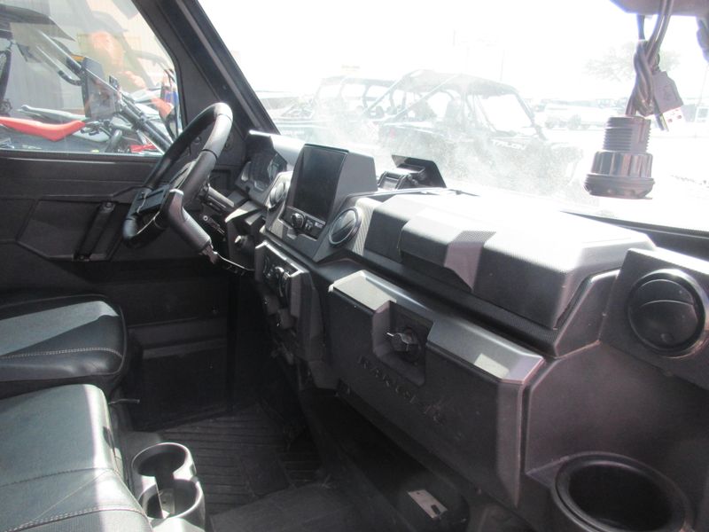 USED 2023 POLARIS RGR CREW XP 1000 NS PREM -AZURE CRYSTAL Image 12