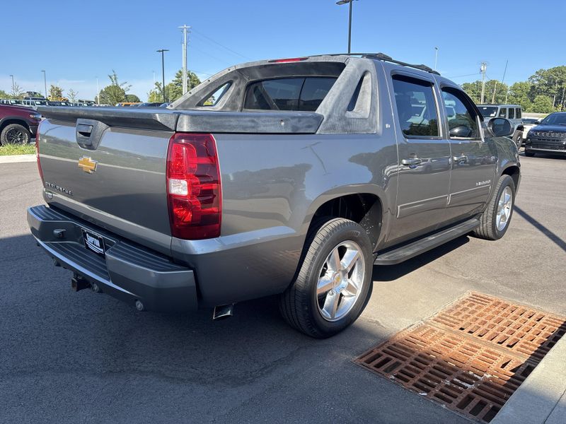 Used 2012 Chevrolet Avalanche 1500 LTImage 5