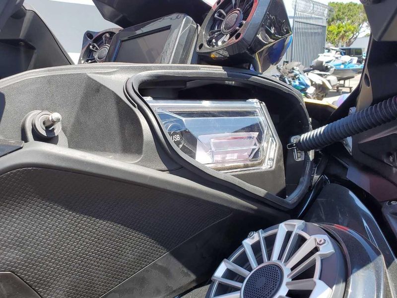 Used 2023 Kawasaki Jet Ski Ultra 160 LX Image 17