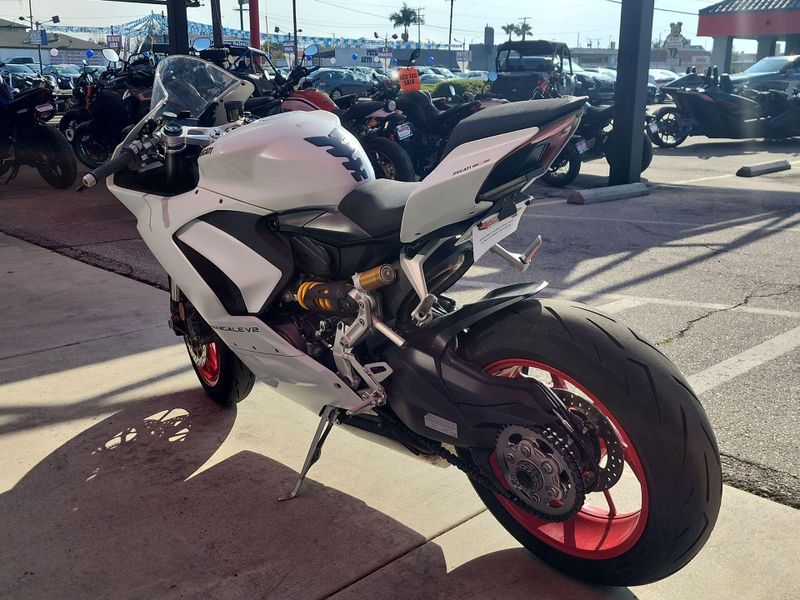 Used 2023 Ducati Panigale V2 Image 13