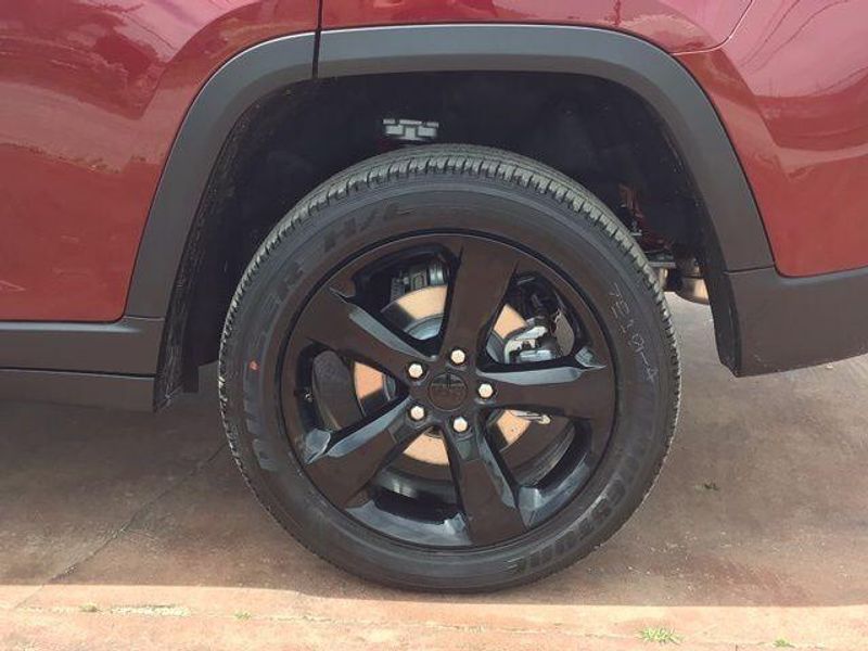 New 2025 Jeep Grand Cherokee Altitude X 4x2Image 21