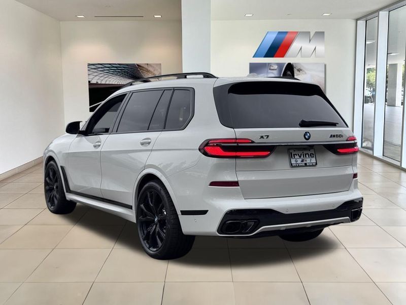 2025 BMW X7 M60iImage 6