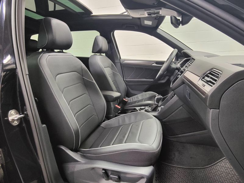 Used 2024 Volkswagen Tiguan AWD SEL R-Line w/Sunroof/NavImage 6