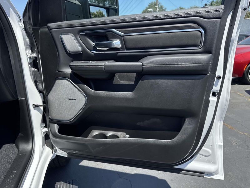 New 2026 RAM 1500 Laramie Crew Cab 4x2 5'7' Box