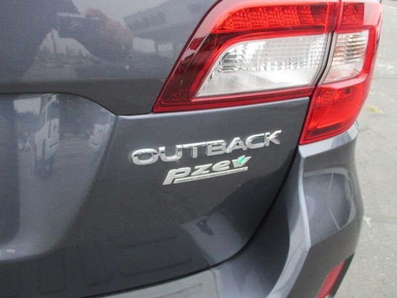 Used 2017 Subaru Outback PremiumImage 10