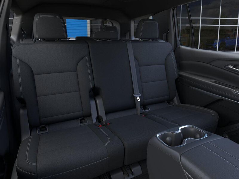 New 2025 Chevrolet Traverse FWD LTImage 17