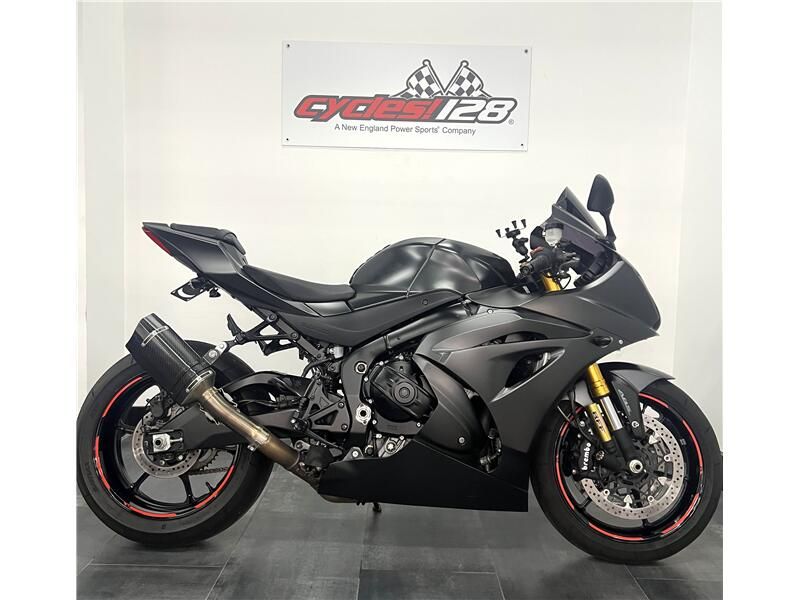 Used 2022 Suzuki GSXR1000R Image 2