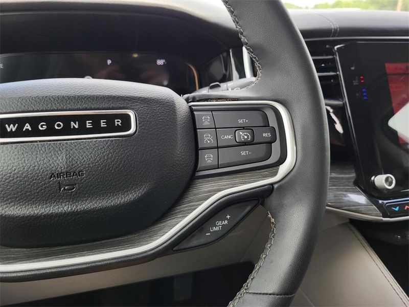 2022 Jeep Wagoneer Series IIIImage 16