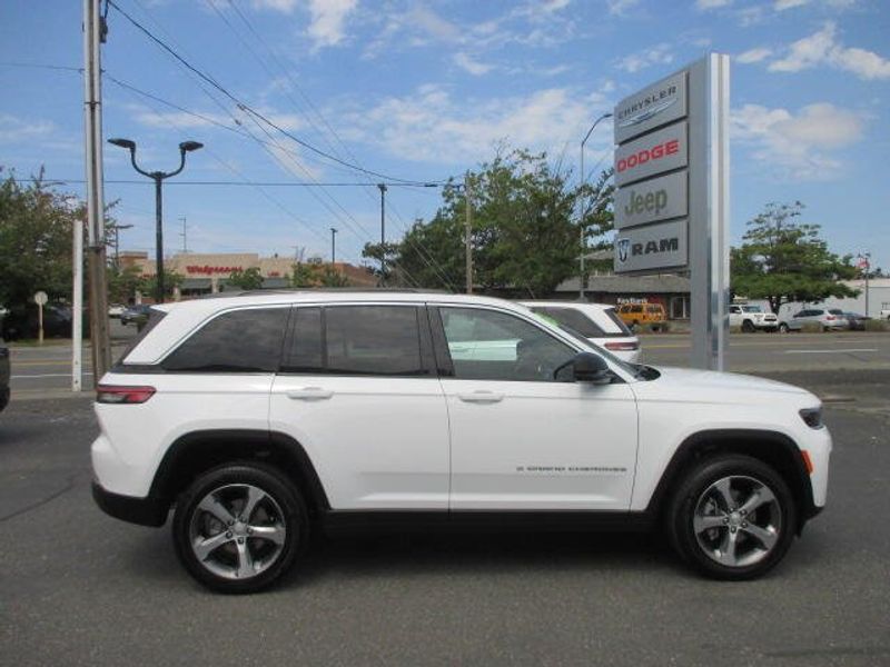New 2026 Jeep Grand Cherokee Limited 4x4Image 6