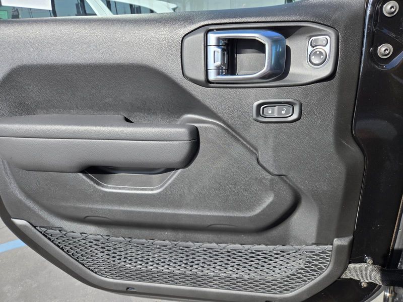 New 2026 Jeep Gladiator Sport S 4x4