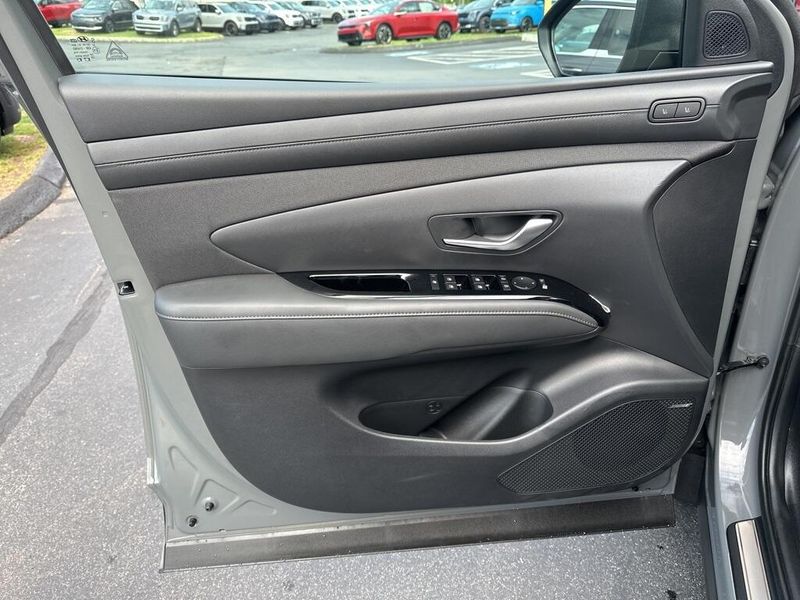 Used 2025 Hyundai Tucson LimitedImage 29
