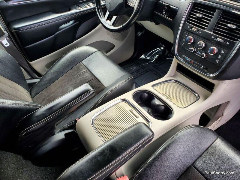 2020 Dodge Grand Caravan SXTImage 40