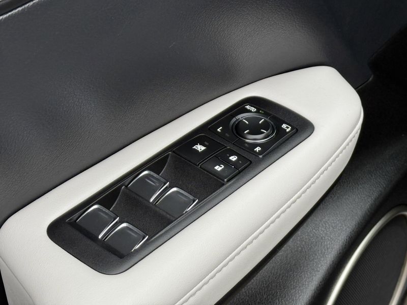 2022 Lexus RX 350Image 19