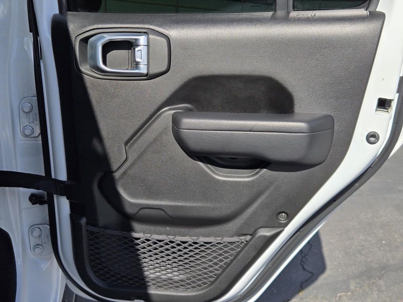 Used 2022 Jeep Wrangler Unlimited Sport Altitude 4x4