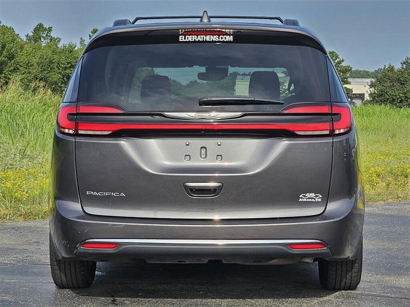 2022 Chrysler Pacifica Touring LImage 5