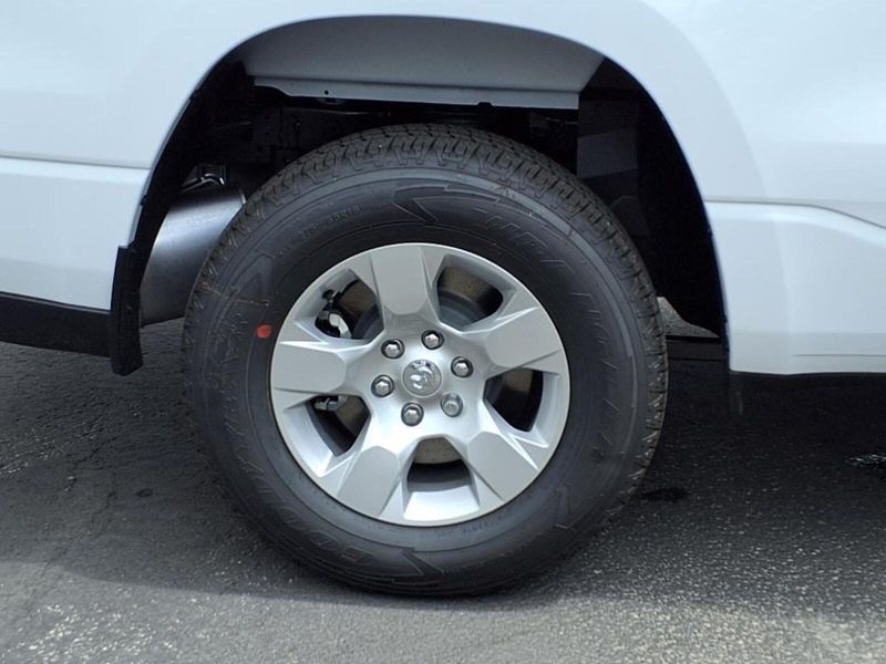 2025 Ram 1500 Tradesman photo 2