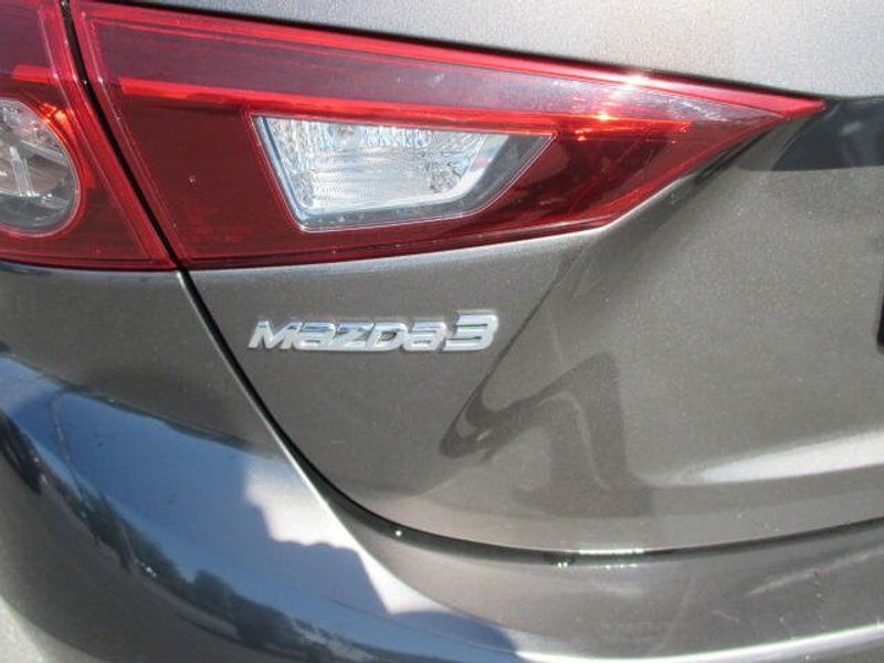 Used 2017 Mazda Mazda3 SportImage 9