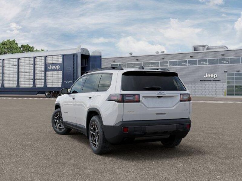New 2026 Jeep Cherokee Laredo 4x4Image 3