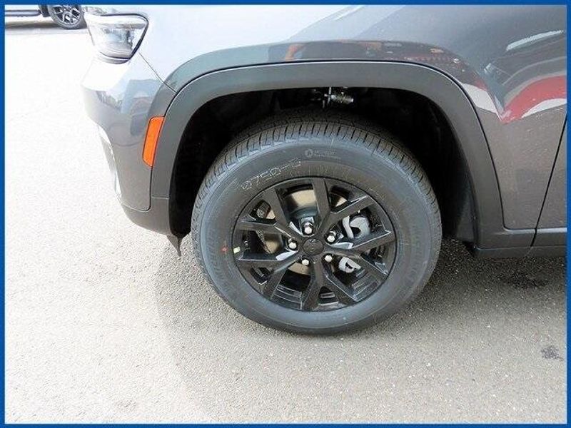 2025 Jeep Grand Cherokee Altitude XImage 4