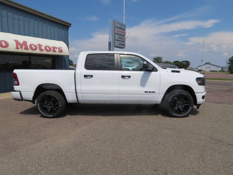 Used 2023 RAM 1500 Big Horn 4x4 4dr Crew Cab 5.6 ft. SB PickupImage 1