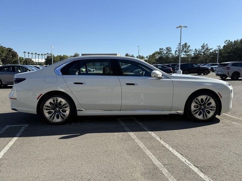 Used 2025 BMW i7 eDrive50Image 6