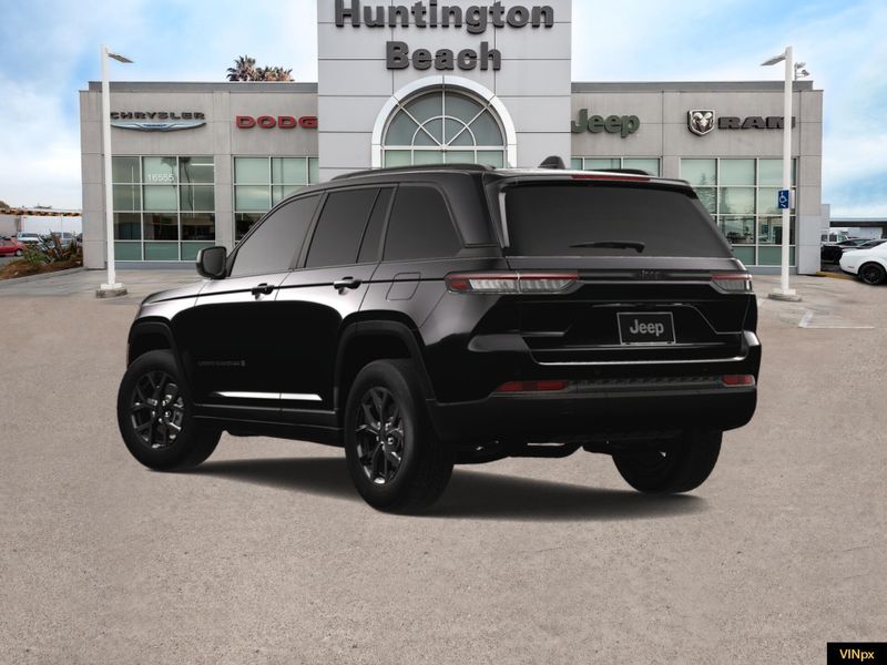 2025 Jeep Grand Cherokee Altitude X 4x2Image 5