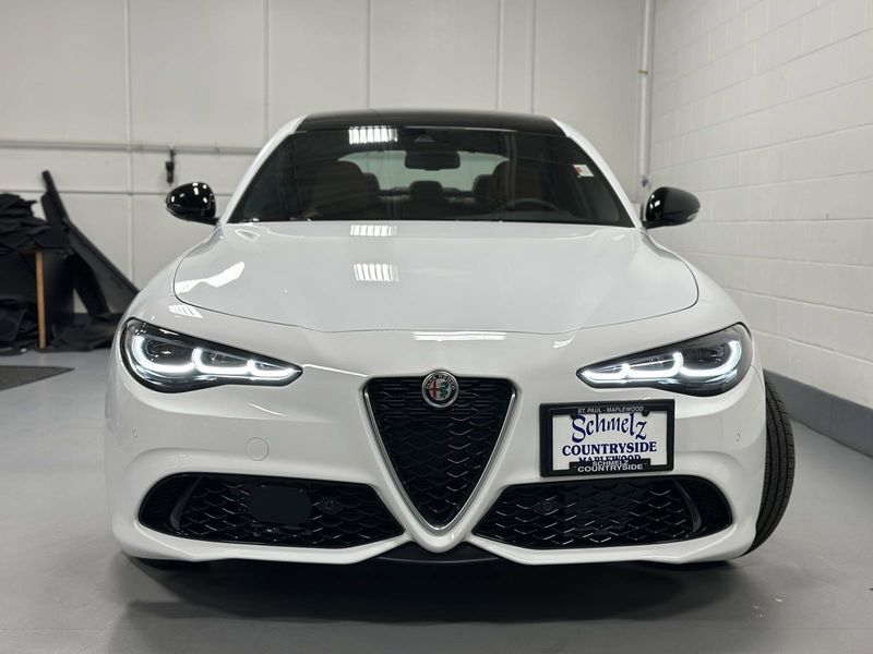 2024 Alfa Romeo Giulia Ti AwdImage 3