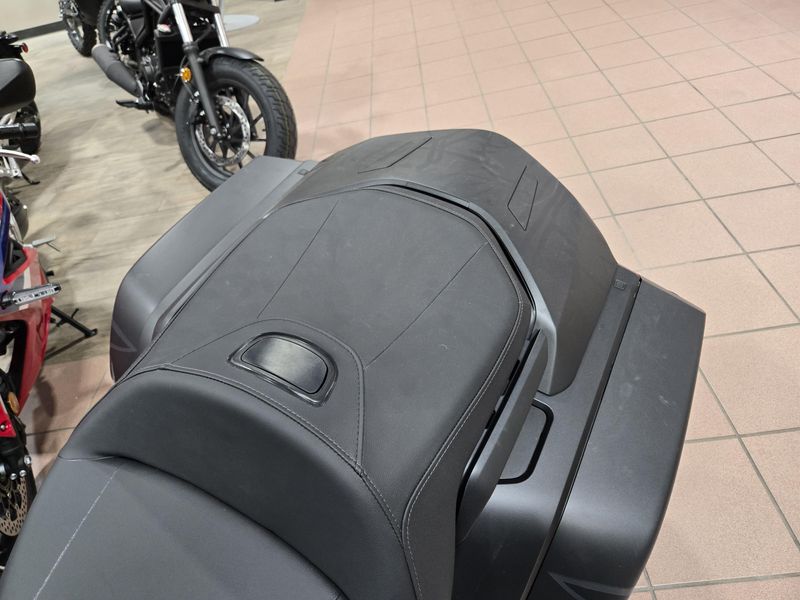 New 2025 Honda GOLD WING DCT 50TH ANNIVERSARY MATTE BLACK METALLIC Image 16