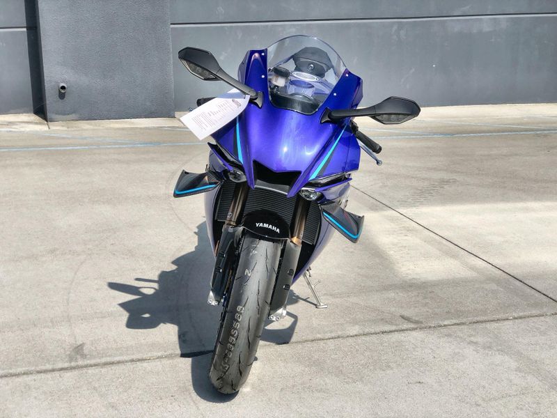 New 2026 Yamaha YZF-R1 Image 12