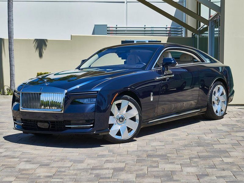 Used 2025 Rolls-Royce Spectre Image 1