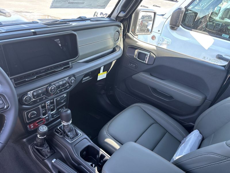 New 2026 Jeep Gladiator Mojave X 4x4Image 23